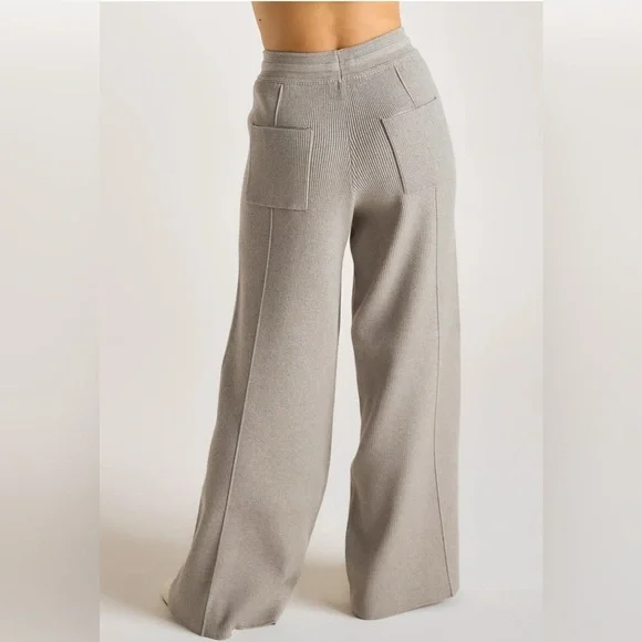 Chic Wide-Leg Gray Women's Pants - Picture 2 of 11